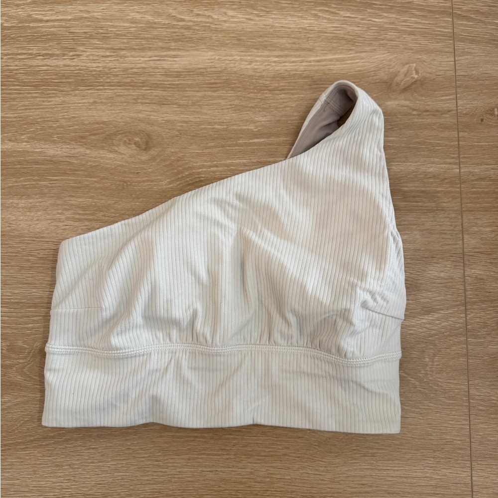 Lululemon Asymmetrical
Ribbed Bra *Light Support C/D